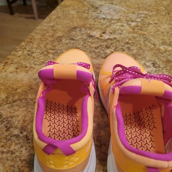 New Balance Vazee Agility Sneakers - Picture 6 of 9